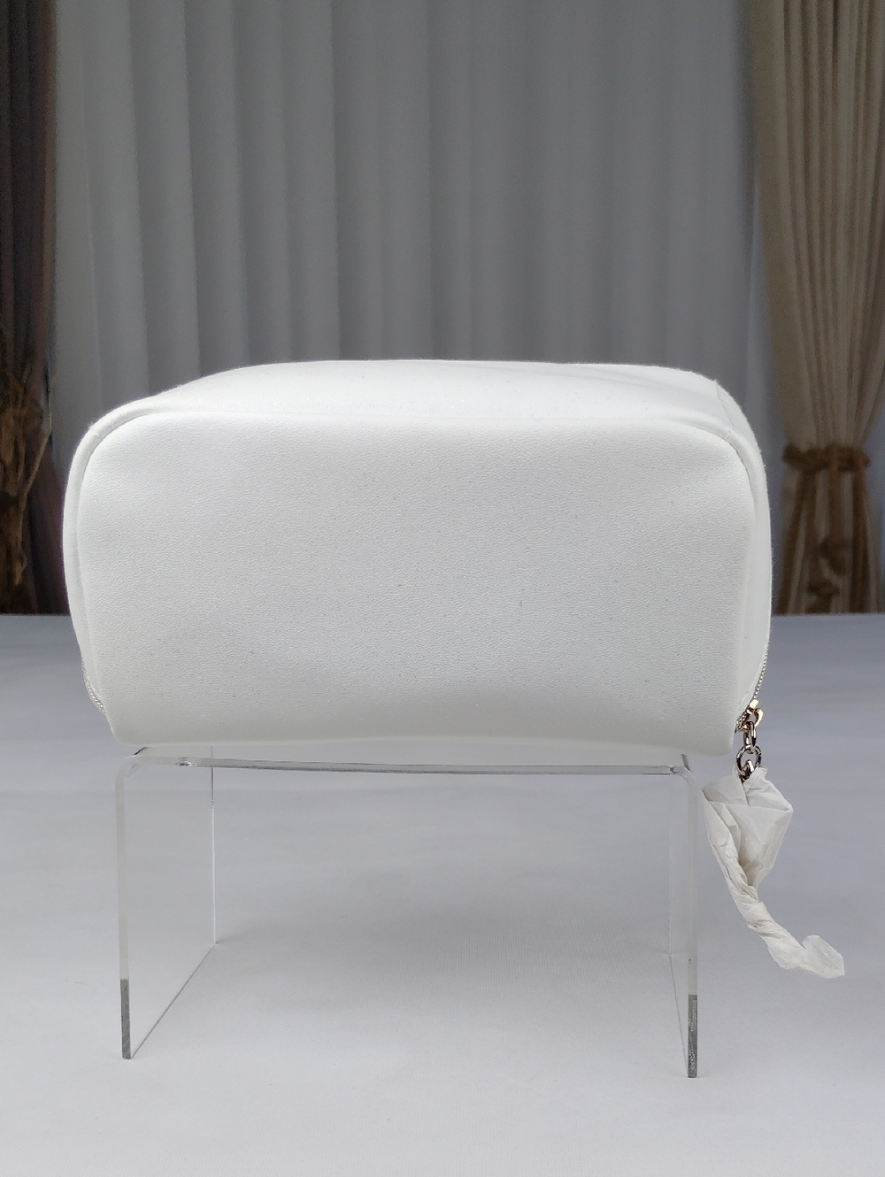 Christian Dior Cosmetic Pouch. - Picture 3 of 11